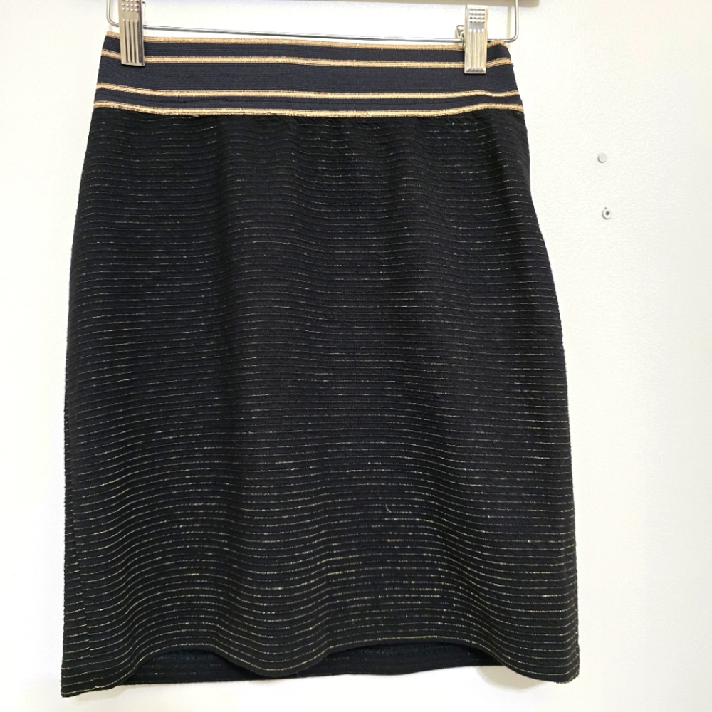 nwt MANGO MNG size XS‎ Stripe Metallic Mini Skirt Stretchy Zip Lined Black Gold